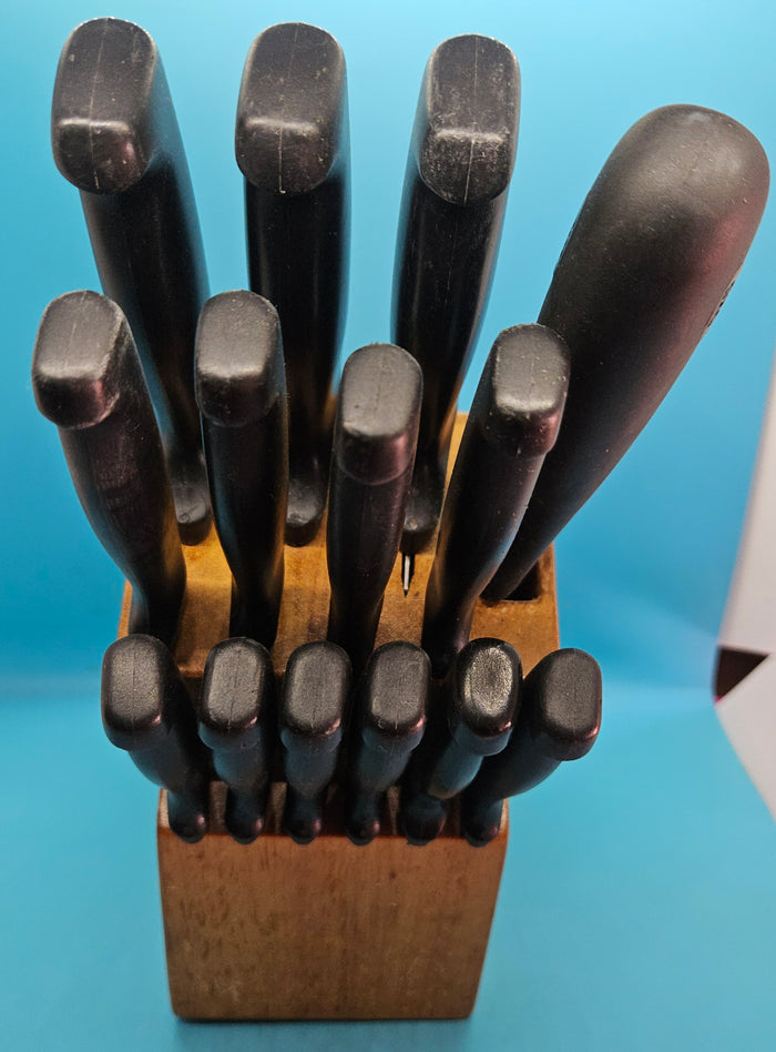 IC Japan Stainless Steel 15 Piece Kitchen Knife Set with Butcher Block