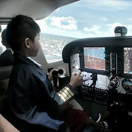 Parent & Child Flight Experience (1 Hour) @ just $140 (U.P. $158) - BYKidO