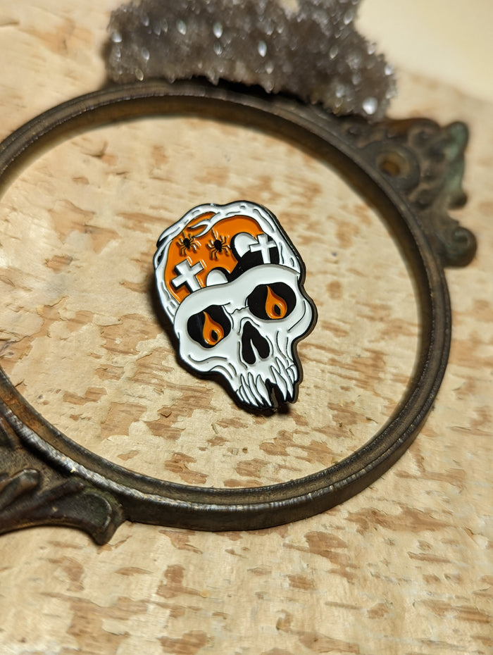 Retro Halloween Skull Pin - Minxes' Trinkets