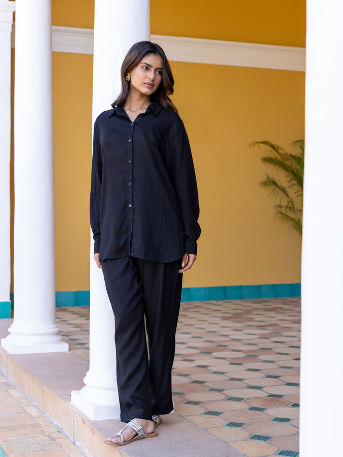 Solid Black Slub Shirt - Pinklay